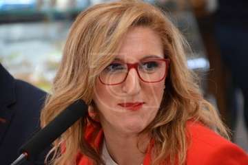 Presentación del calendario solidario 2010 en el Mercado Municipal de Telde (Foto TA)